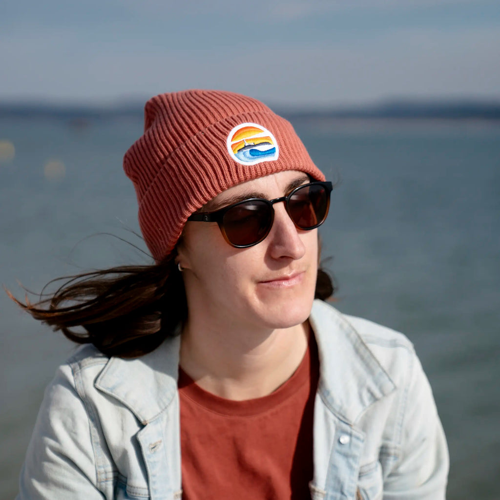 Beanie Gorro terracota parche isla mouro